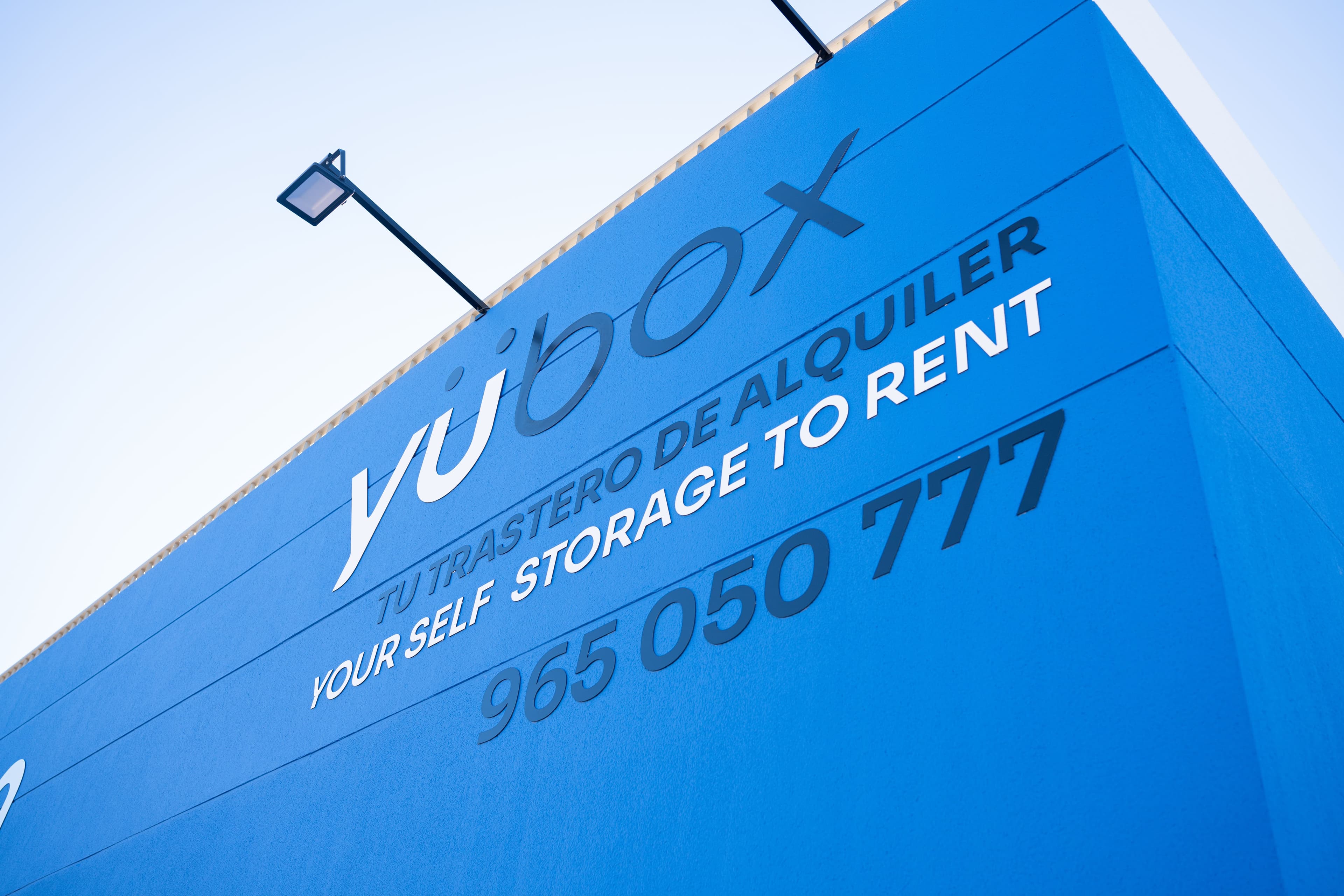Edificio Yubox Trasteros